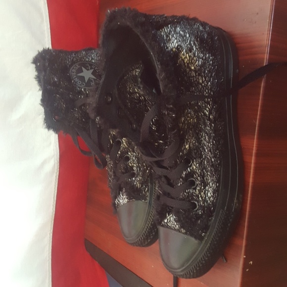 Converse Shoes - Converse high tops NWOT Converse Shoes - Converse high tops NWOT